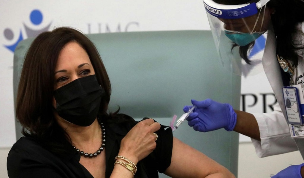 Kamala Harris Receives Covid Vaccine