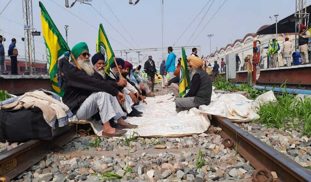 Farmers Announces Rail Roko Andolan Today, Centre Demands Peace